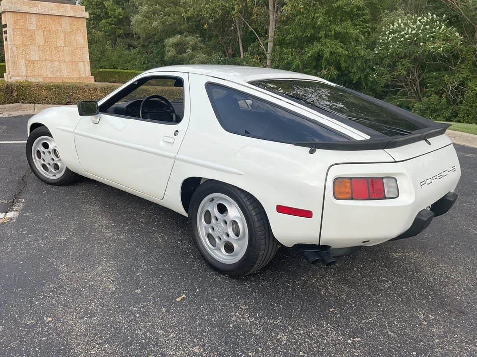 1981 Porsche 928 - Image 25 of 31