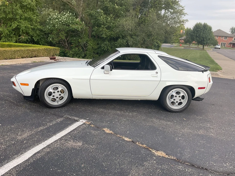 1981 Porsche 928 - Image 29 of 31