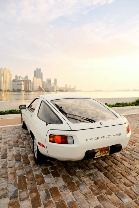 1981 Porsche 928 - Image 10 of 31