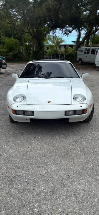 1981 Porsche 928 - Image 2 of 10