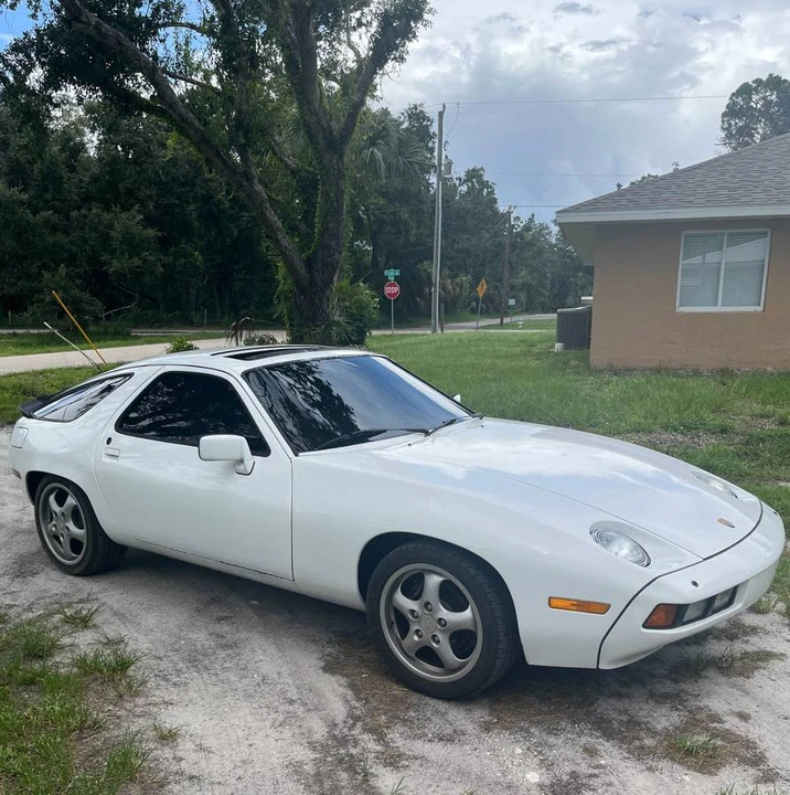 1981 Porsche 928 - Image 3 of 10
