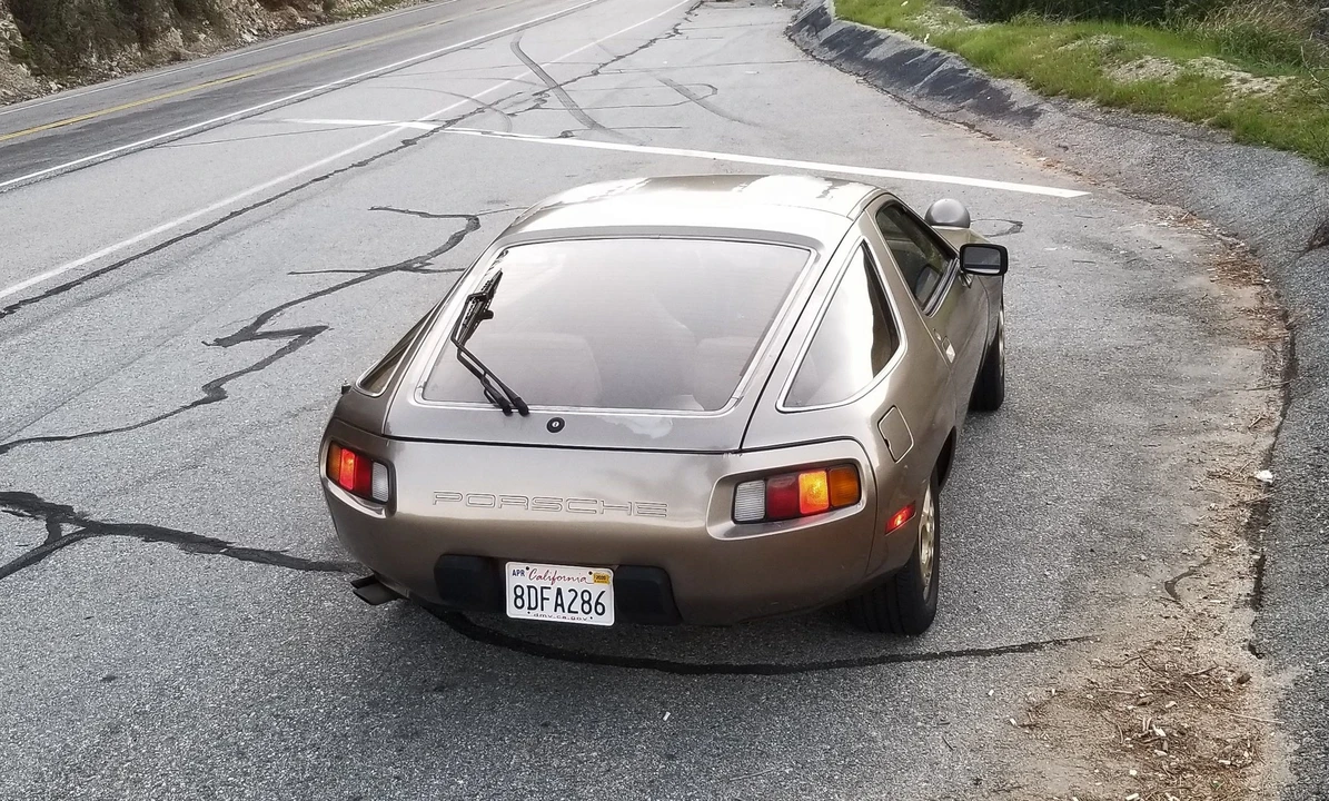 1981 Porsche 928 - Image 2 of 20