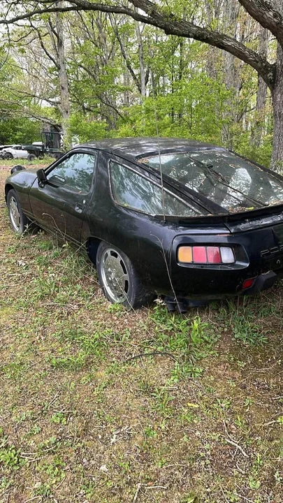 1981 Porsche 928 - Image 2 of 2