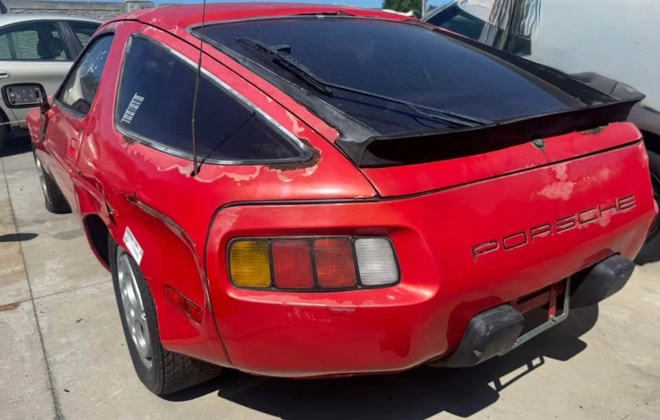 1981 Porsche 928 - Image 3 of 3