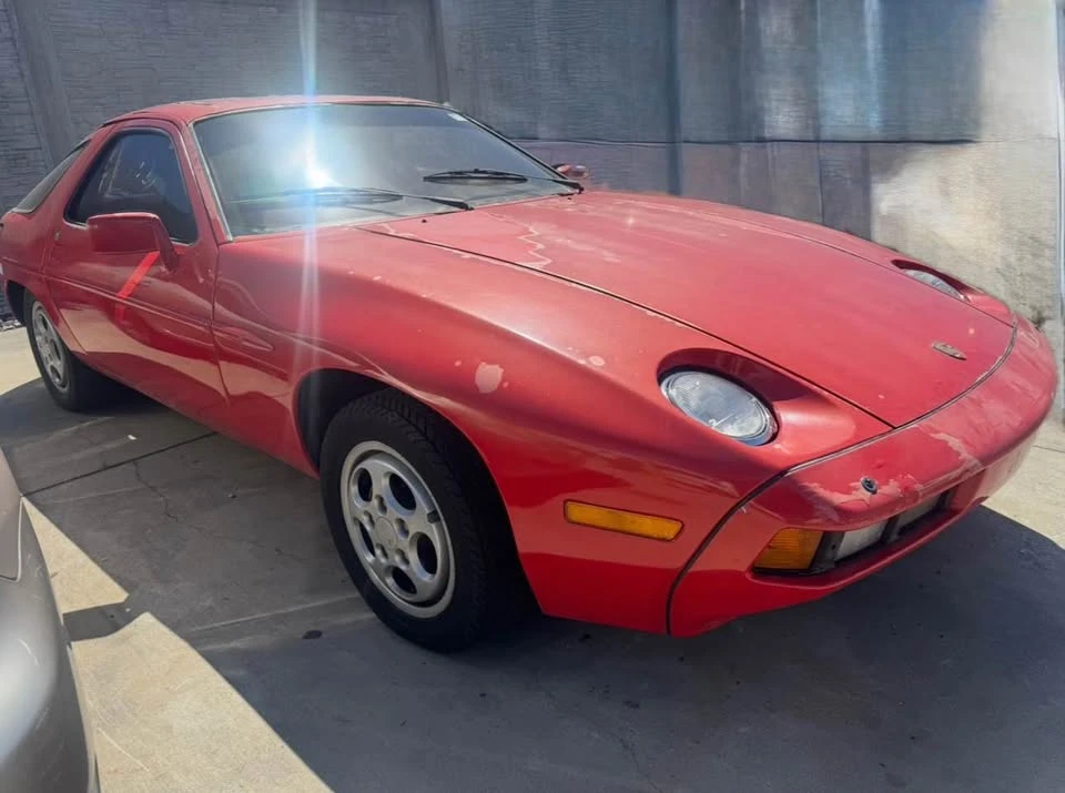 1981 Porsche 928 - Image 2 of 3