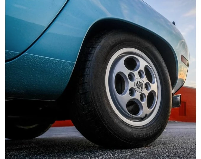 1981 Porsche 928 - Image 4 of 9