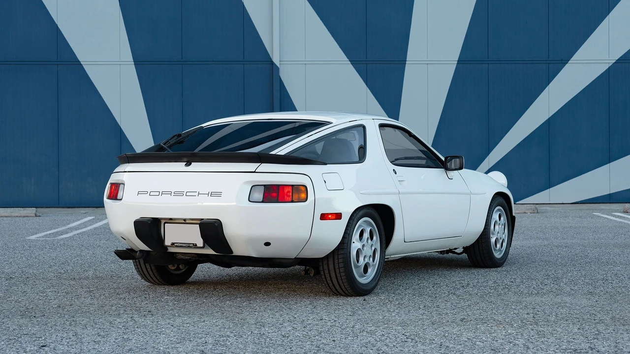 1981 Porsche 928 - Image 10 of 31