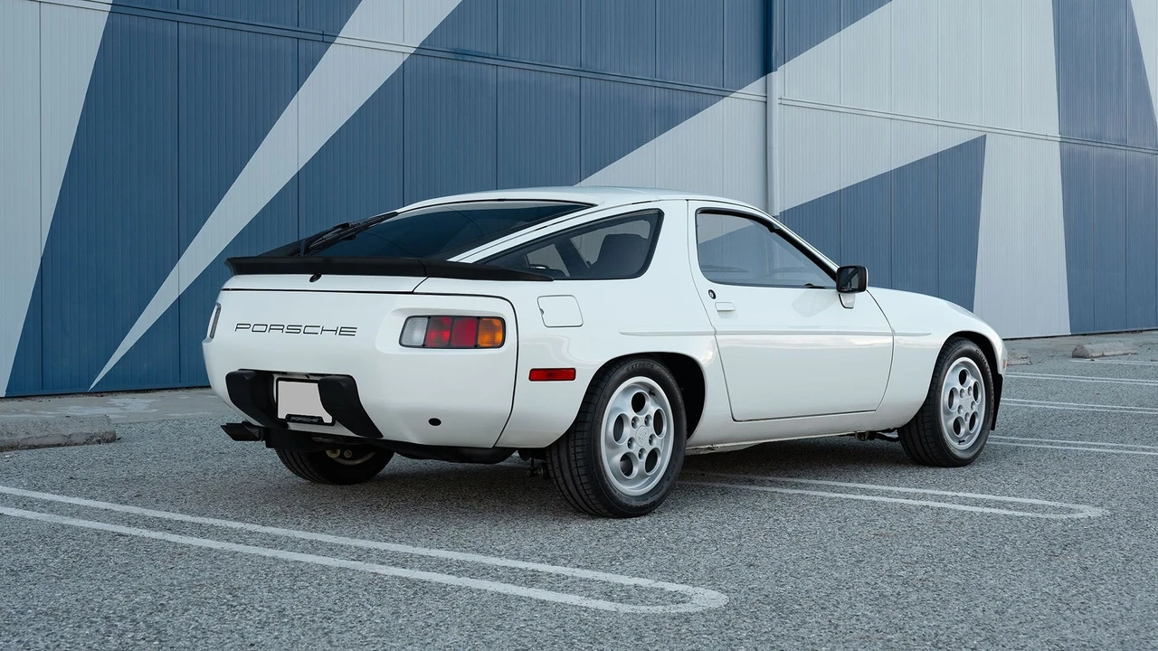 1981 Porsche 928 - Image 2 of 31