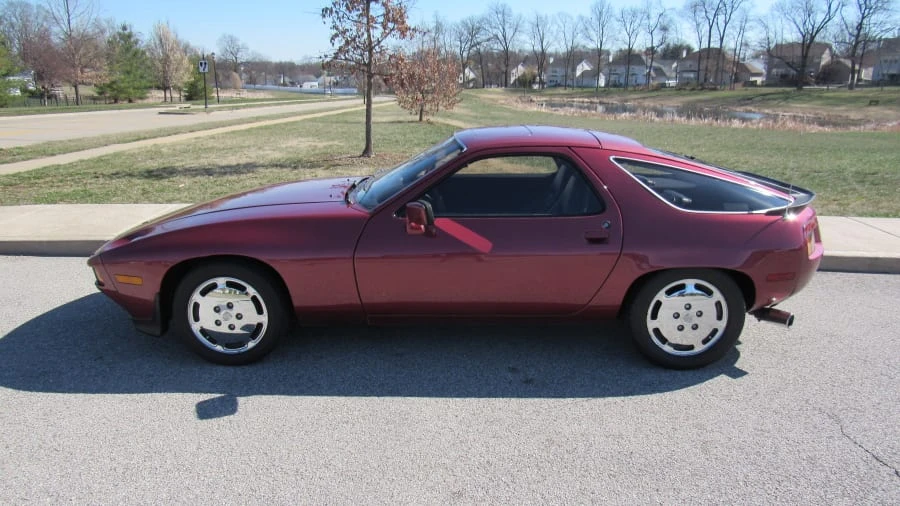 1981 Porsche 928 - Image 2 of 7