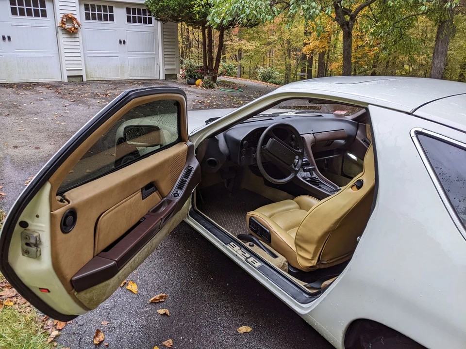 1981 Porsche 928 - Image 11 of 23