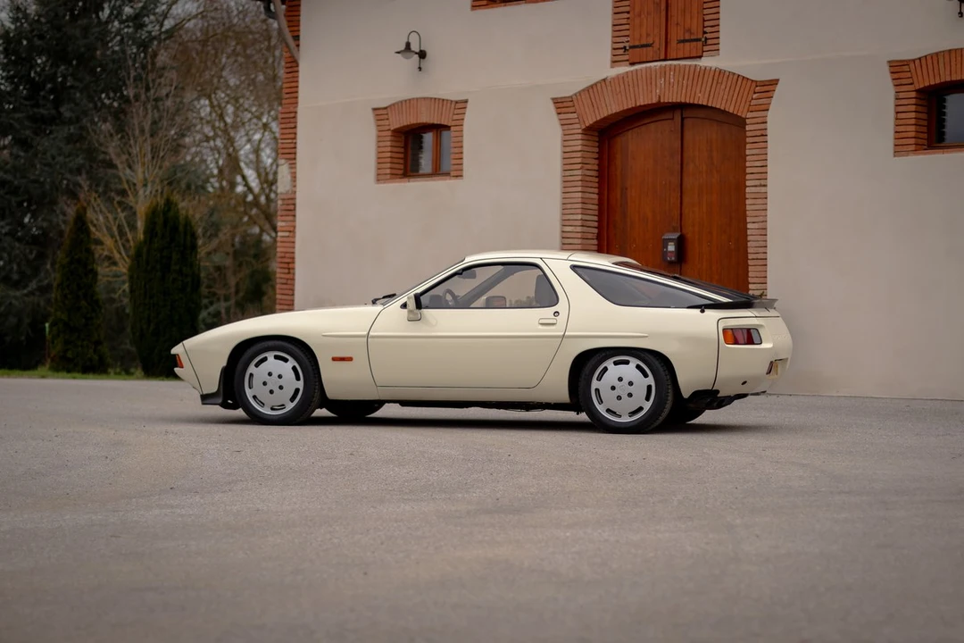 1981 Porsche 928 S - Image 15 of 30