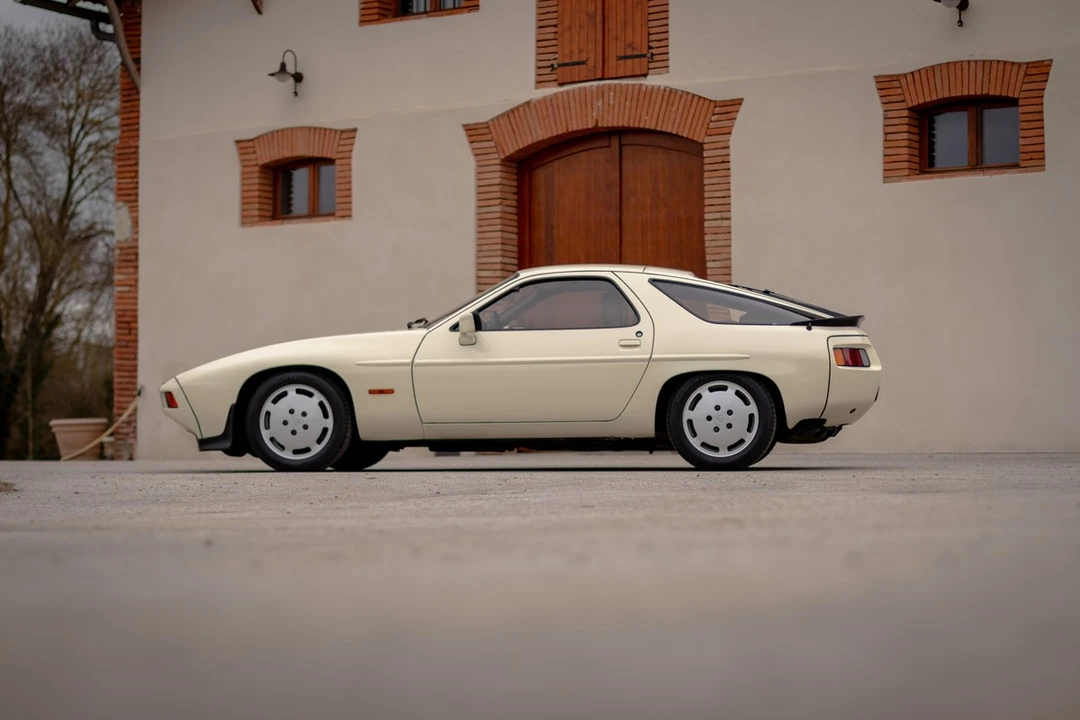 1981 Porsche 928 S - Image 14 of 30