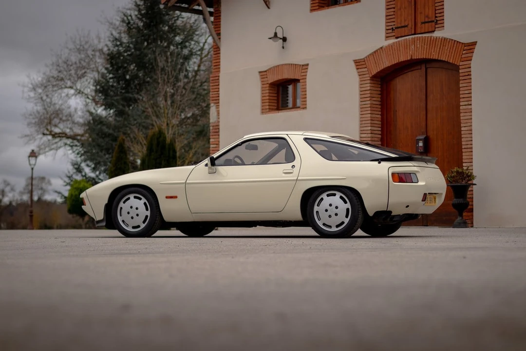 1981 Porsche 928 S - Image 16 of 30