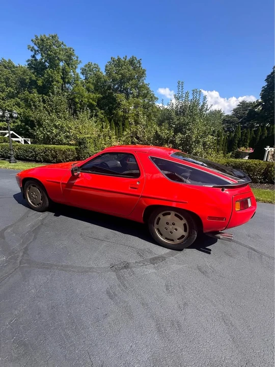 1981 Porsche 928 - Image 2 of 10