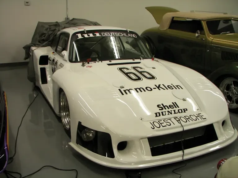 1981 Porsche 934 & 935 - Image 2 of 2