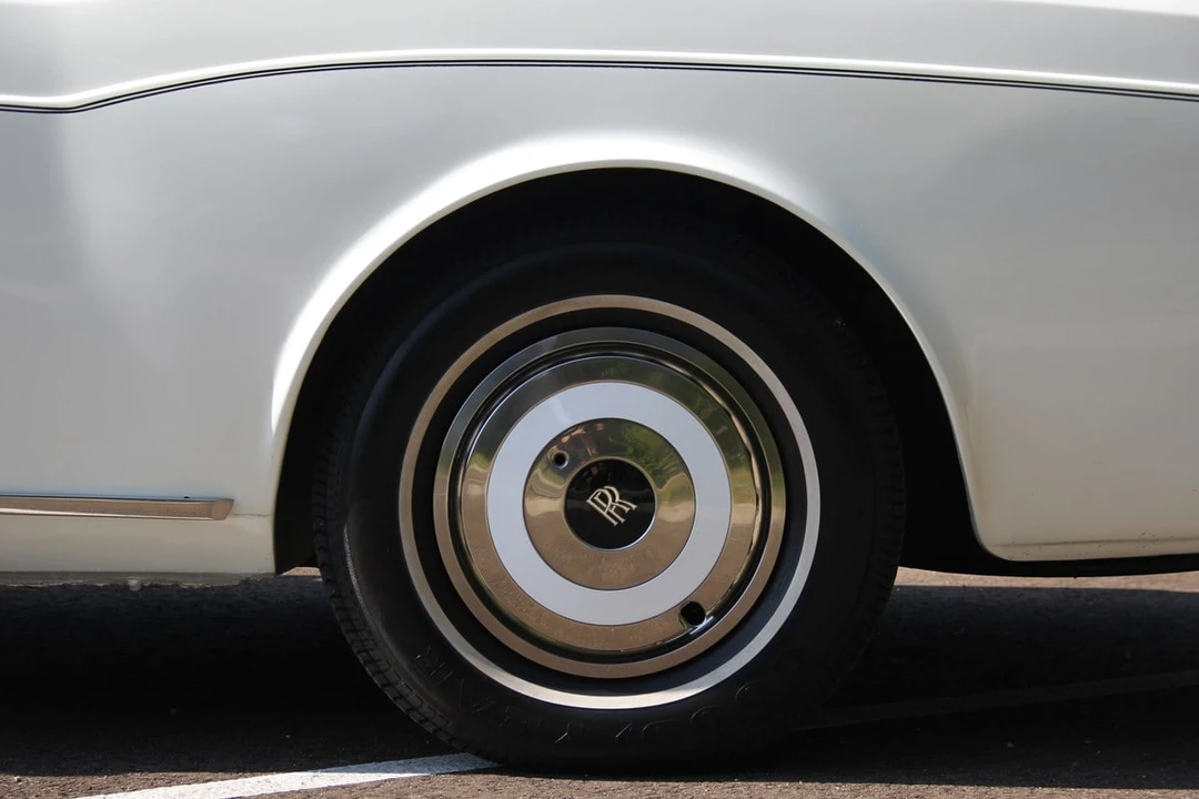 1981 Rolls-Royce Corniche Series I - Image 24 of 30