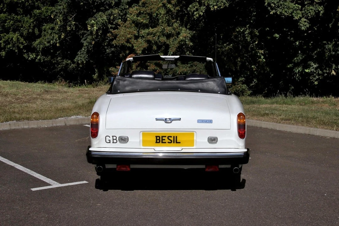 1981 Rolls-Royce Corniche Series I - Image 11 of 30
