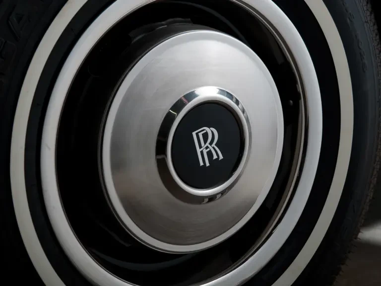 1981 Rolls-Royce Corniche Series I - Image 8 of 17