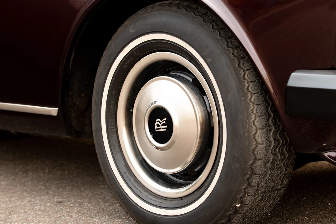 1981 Rolls-Royce Corniche Series I - Image 11 of 17