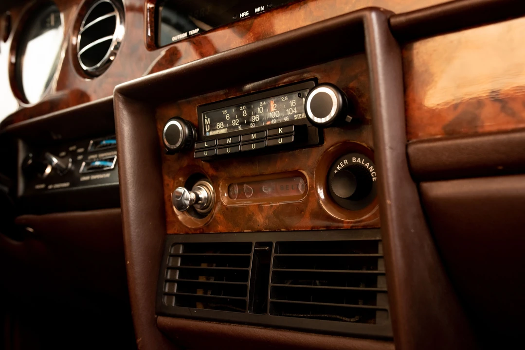 1981 Rolls-Royce Corniche Series I - Image 14 of 17