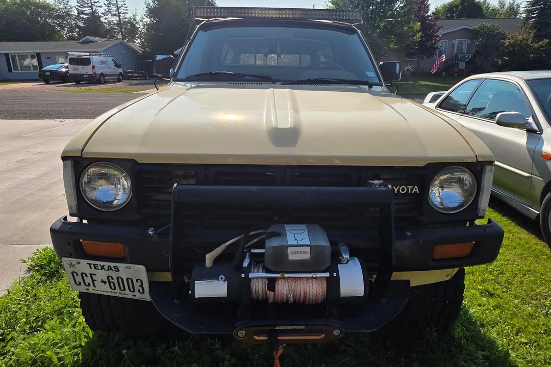 1981 Toyota Hilux 3rd Gen - Image 2 of 31