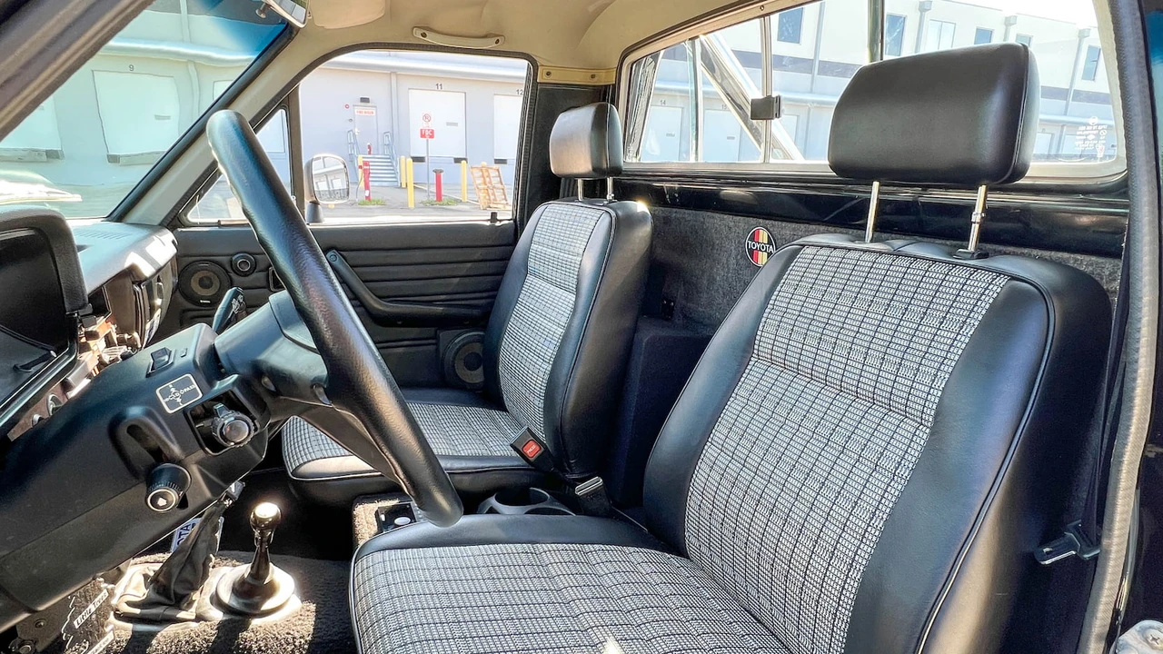 1981 Toyota Hilux 3rd Gen - Image 9 of 31