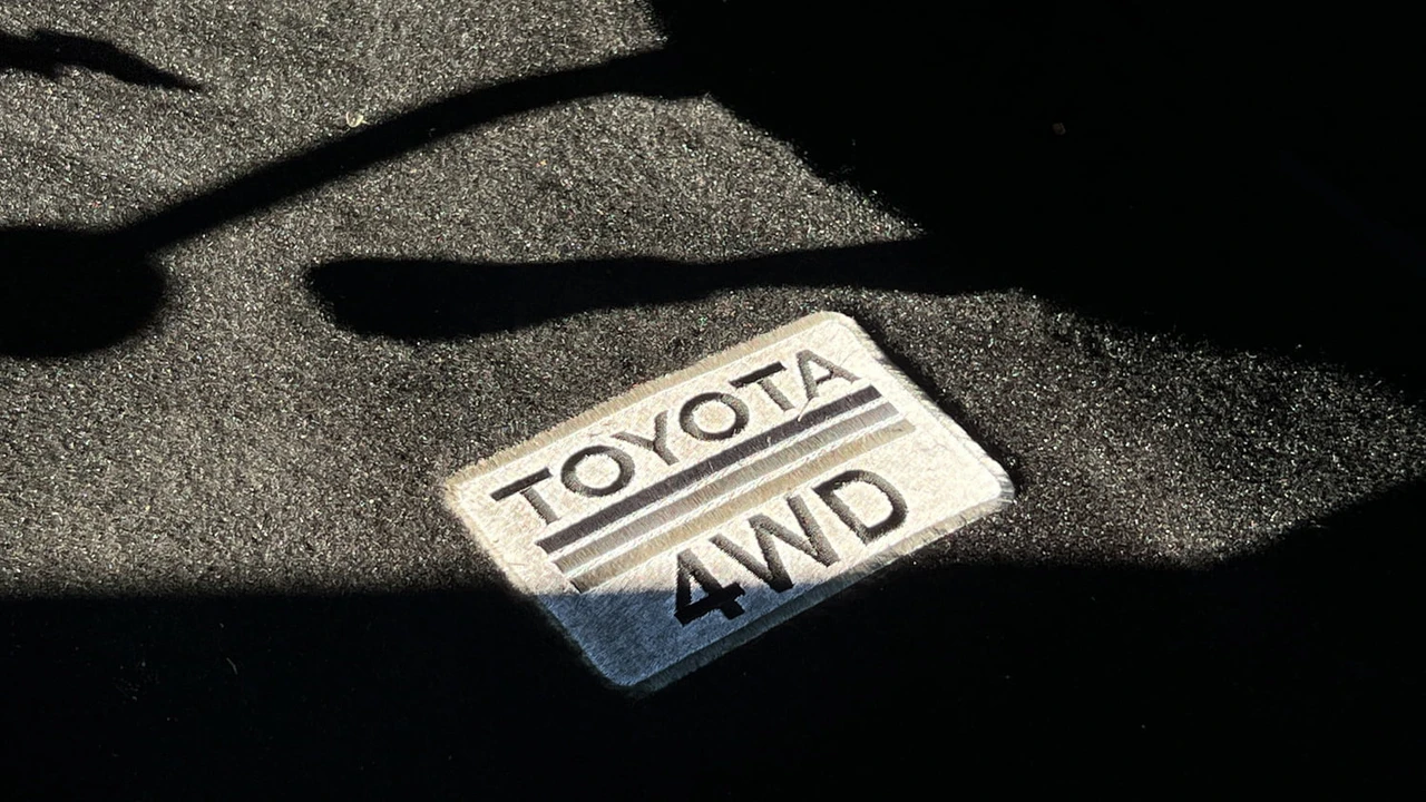 1981 Toyota Hilux 3rd Gen - Image 16 of 31