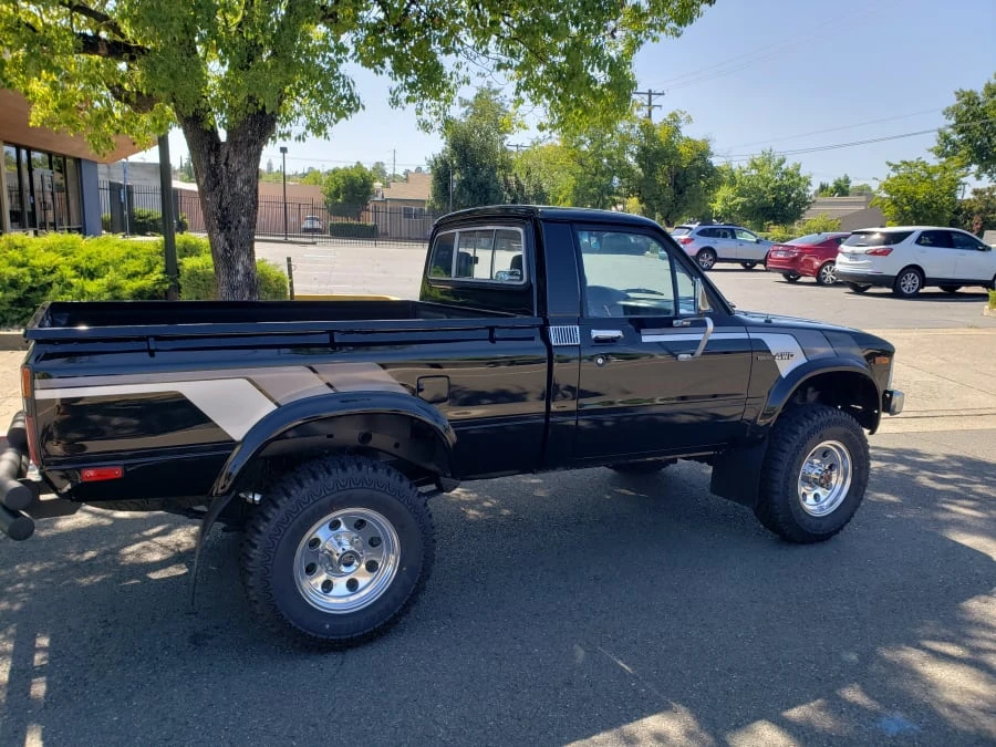 1981 Toyota Hilux 3rd Gen - Image 2 of 6