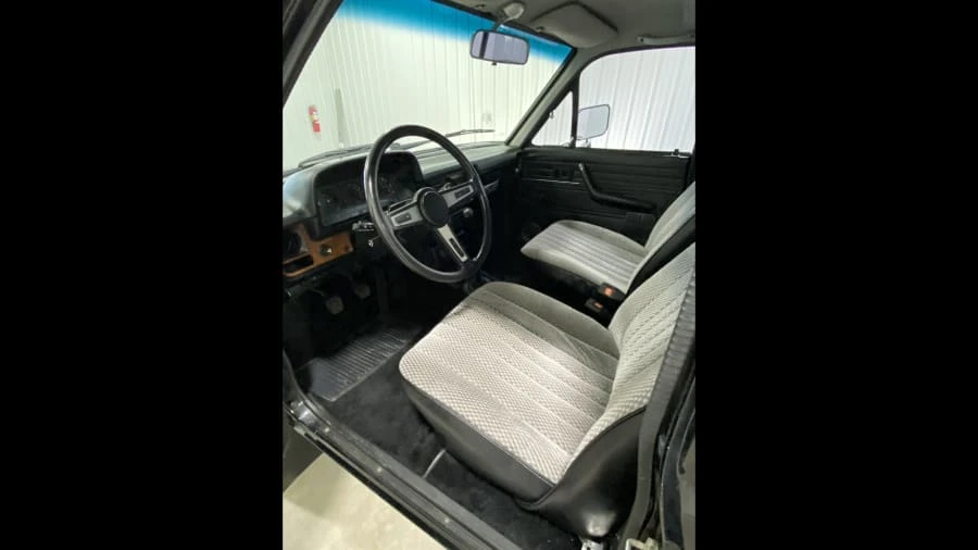 1981 Toyota Hilux 3rd Gen - Image 4 of 24