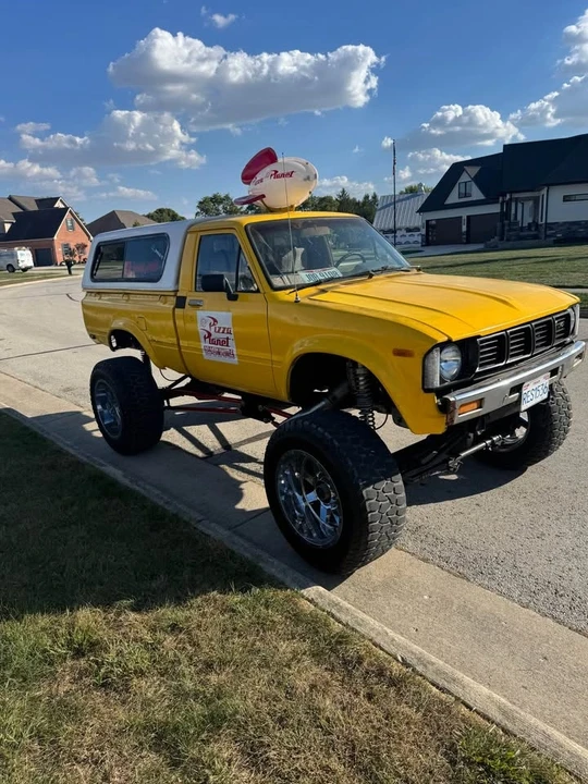 1981 Toyota Hilux 3rd Gen - Image 2 of 9