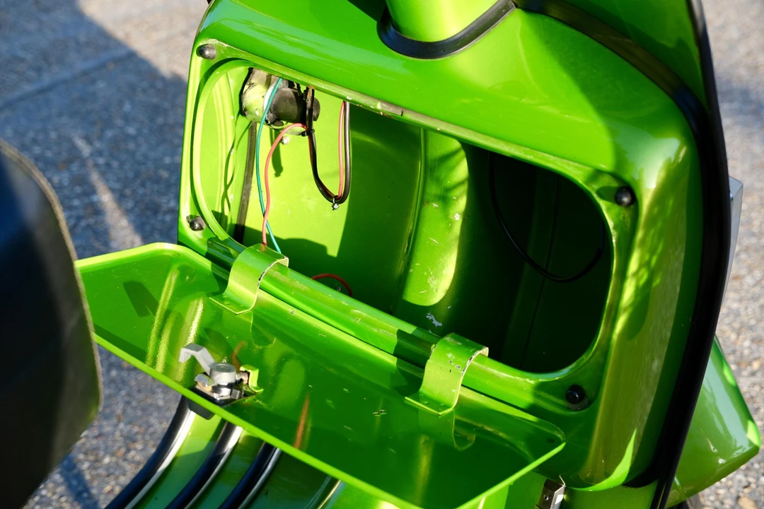 1981 Vespa Super & Primavera & P - Image 14 of 31