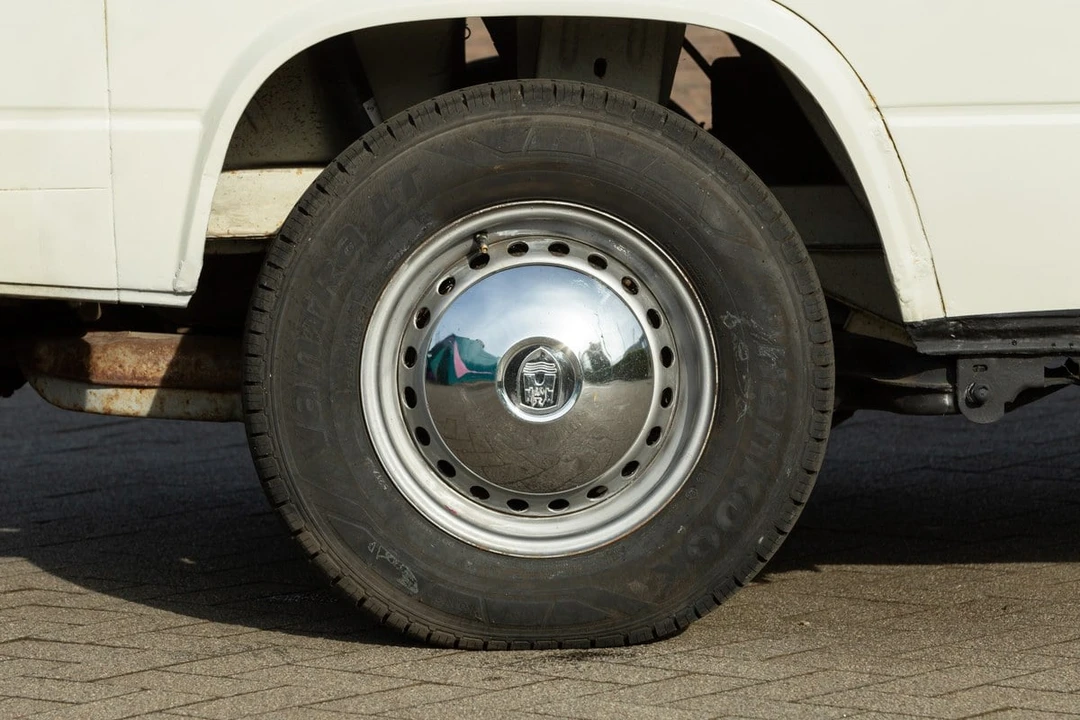 1981 Volkswagen Bay-Window Camper - Image 18 of 30
