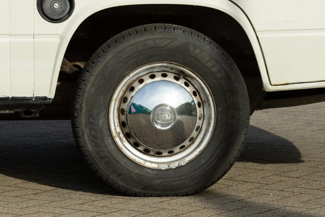 1981 Volkswagen Bay-Window Camper - Image 19 of 30