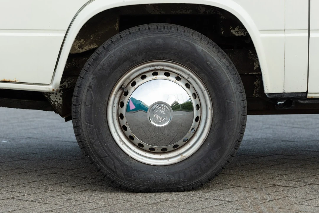 1981 Volkswagen Bay-Window Camper - Image 17 of 30