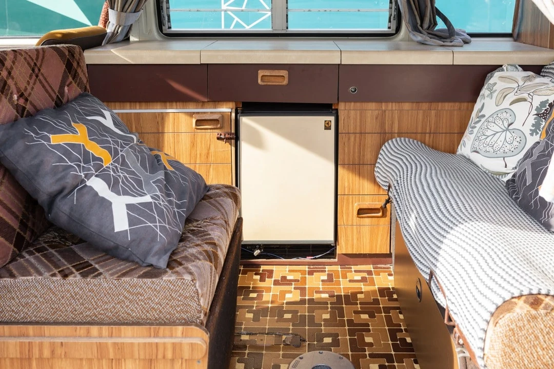 1981 Volkswagen Bay-Window Camper - Image 25 of 30