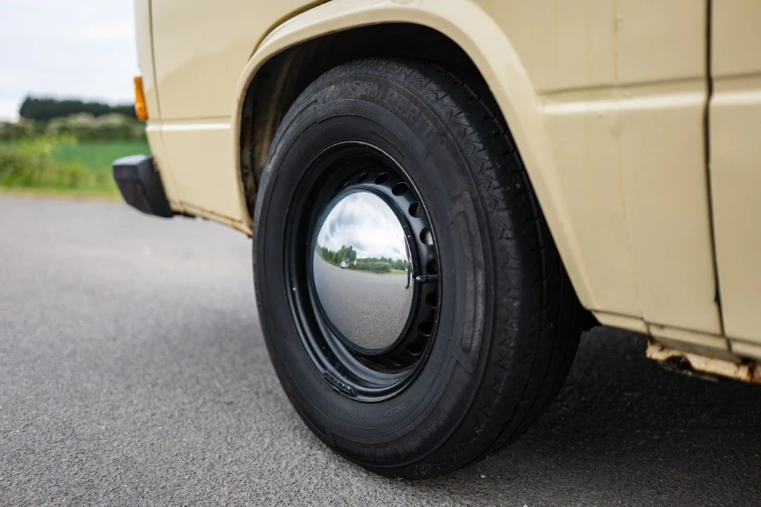1981 Volkswagen Bay-Window Camper - Image 8 of 30