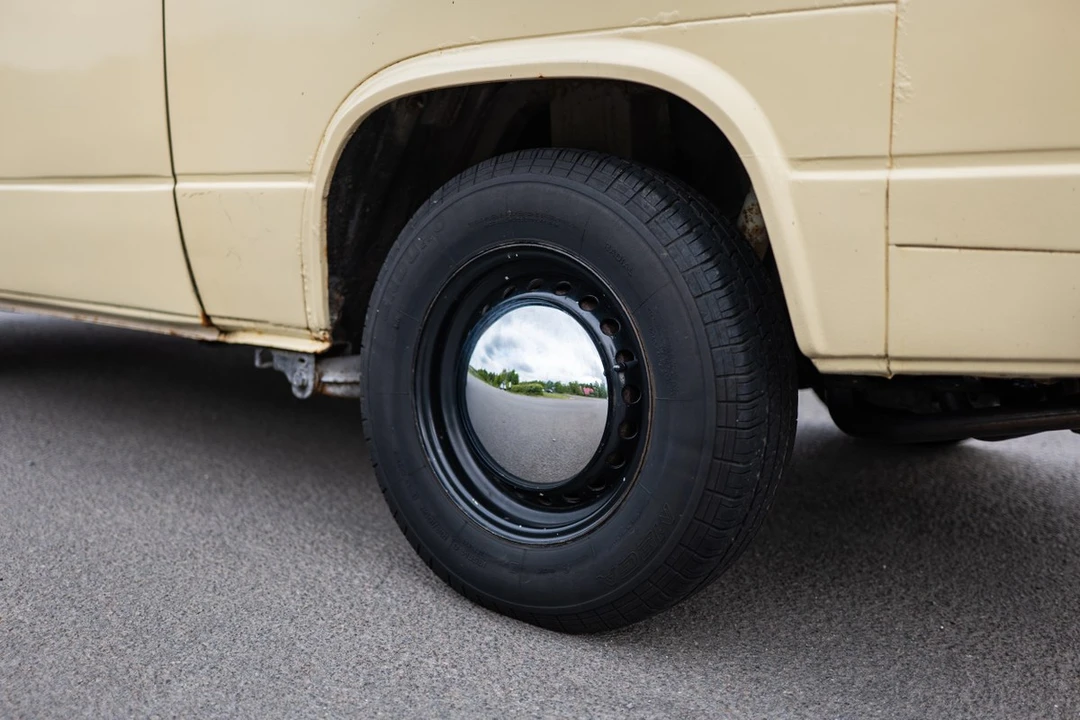 1981 Volkswagen Bay-Window Camper - Image 12 of 30