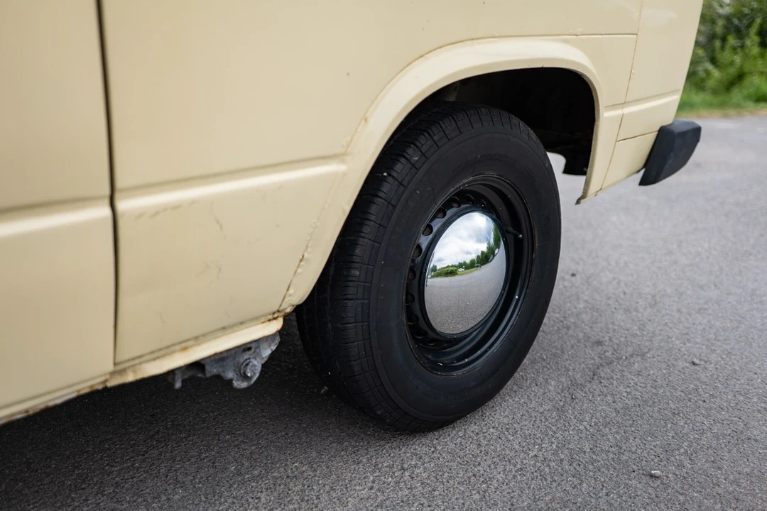 1981 Volkswagen Bay-Window Camper - Image 10 of 30