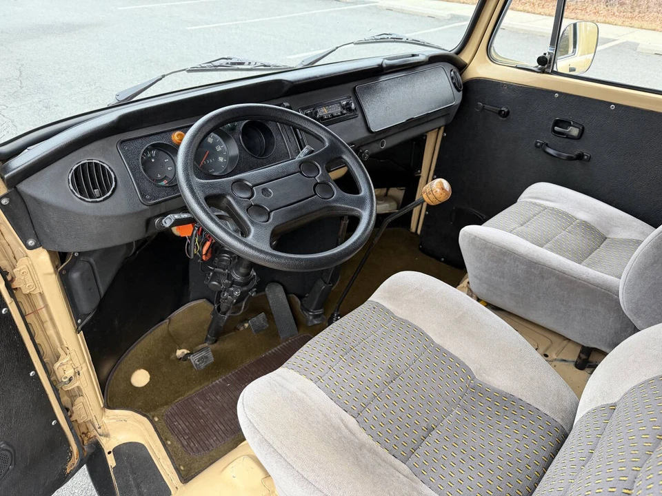 1981 Volkswagen Bay-Window Bus - Image 31 of 31