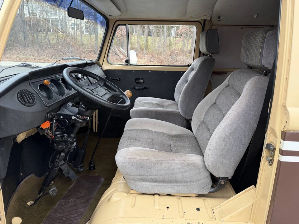 1981 Volkswagen Bay-Window Bus - Image 30 of 31