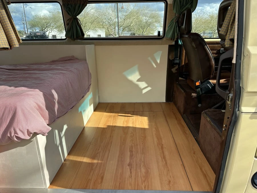 1981 Volkswagen EuroVan - Image 15 of 17