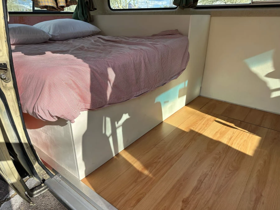 1981 Volkswagen EuroVan - Image 13 of 17