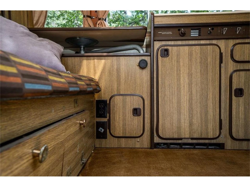 1981 Volkswagen Vanagon - Image 17 of 31