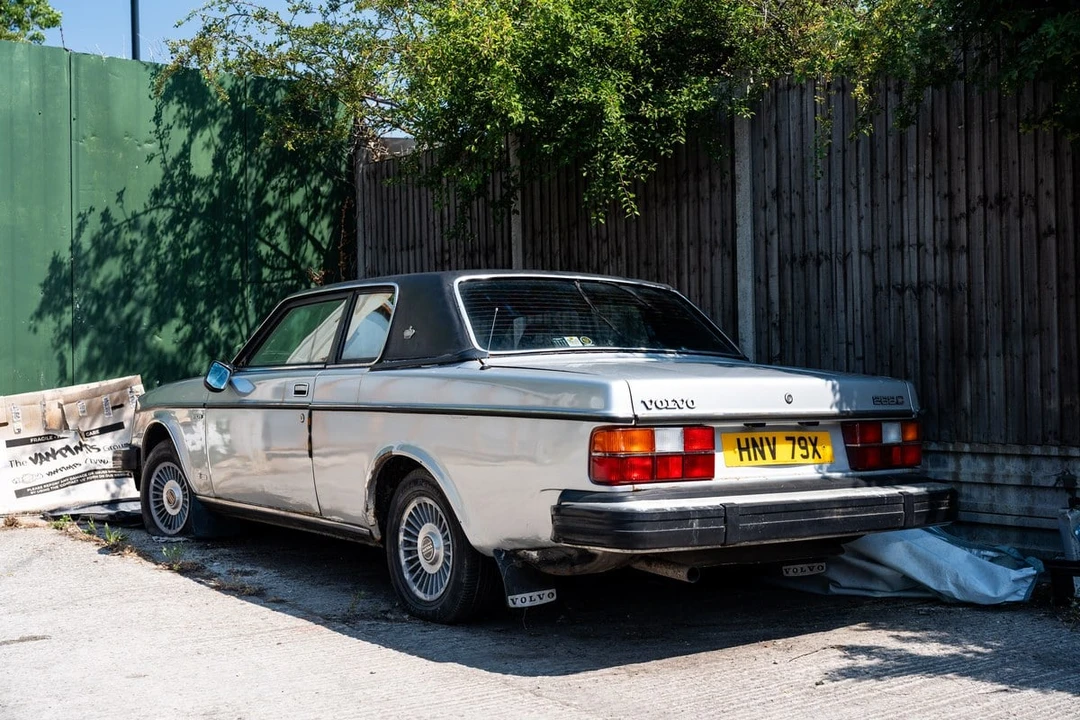 1981 Volvo 262C - Image 2 of 30