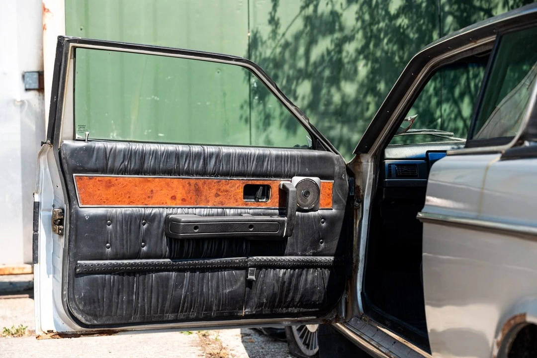 1981 Volvo 262C - Image 13 of 30