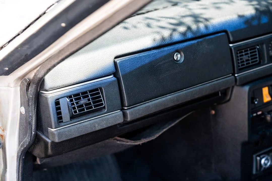1981 Volvo 262C - Image 24 of 30
