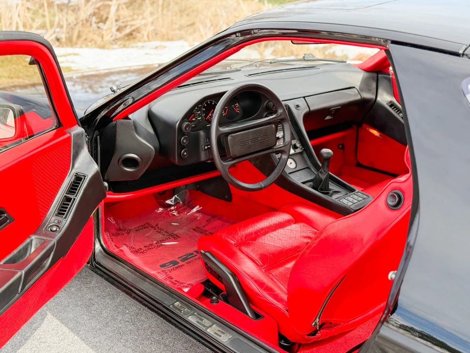 1982 Porsche 928 - Image 8 of 21