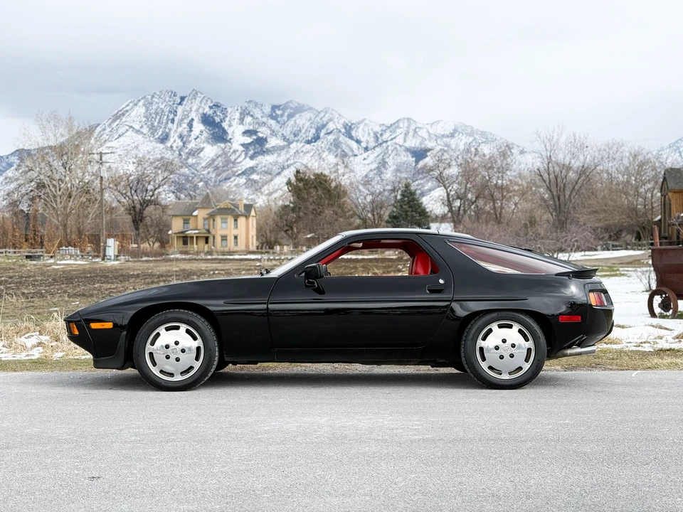 1982 Porsche 928 - Image 5 of 21