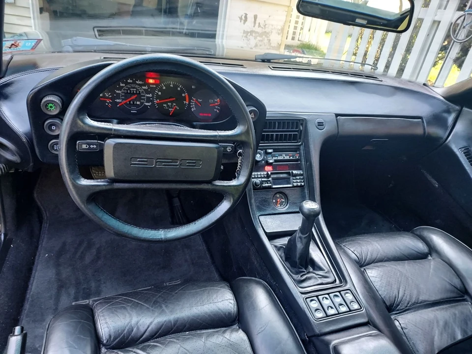 1982 Porsche 928 - Image 8 of 13