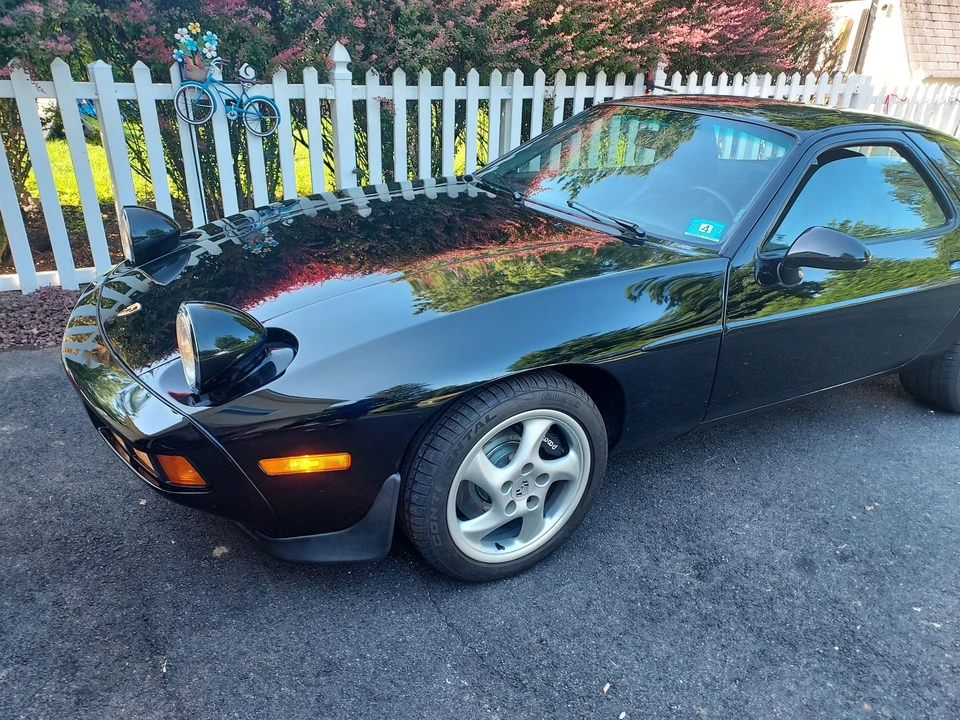 1982 Porsche 928 - Image 4 of 13